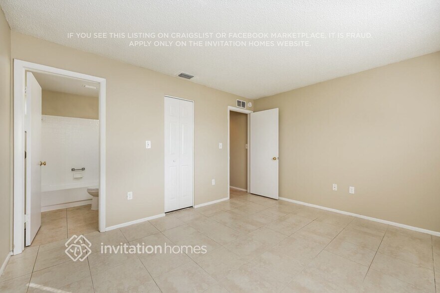 Building Photo - 11447 Walsingham Rd