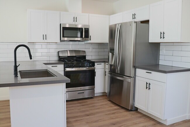 Building Photo - 9500 Penfield Ave