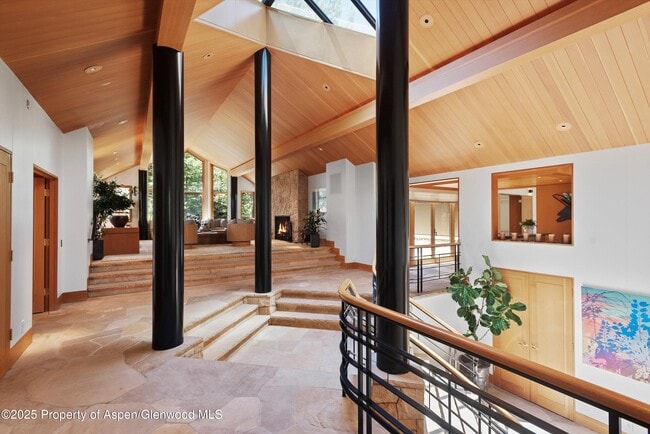 Building Photo - 800 Roaring Fork Rd