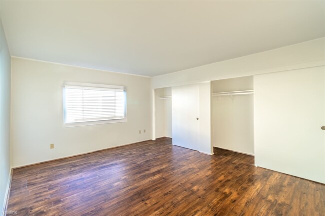 Building Photo - 2 br, 2 bath Condo - 1229 East Wilson Aven...