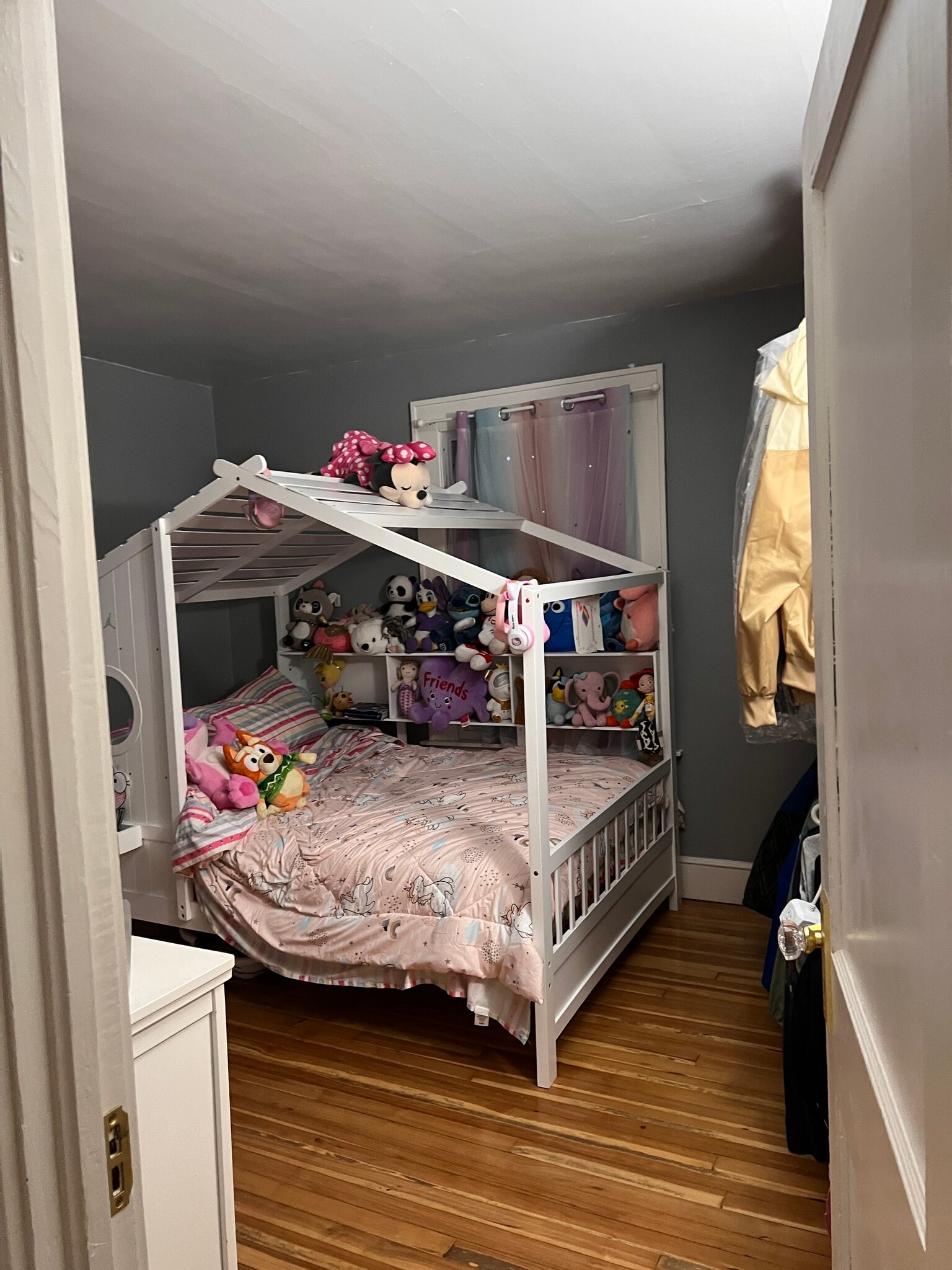 Building Photo - 118 Divinity St