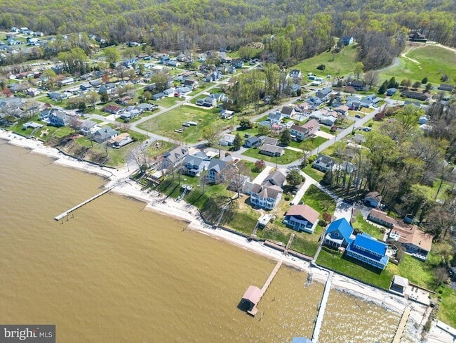 Building Photo - 6117 Riverview Dr