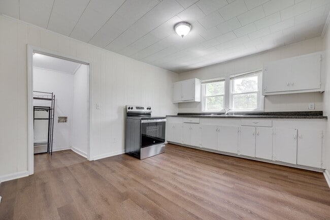 Building Photo - Cute 2 bedroom 1 bath home in Gastonia.