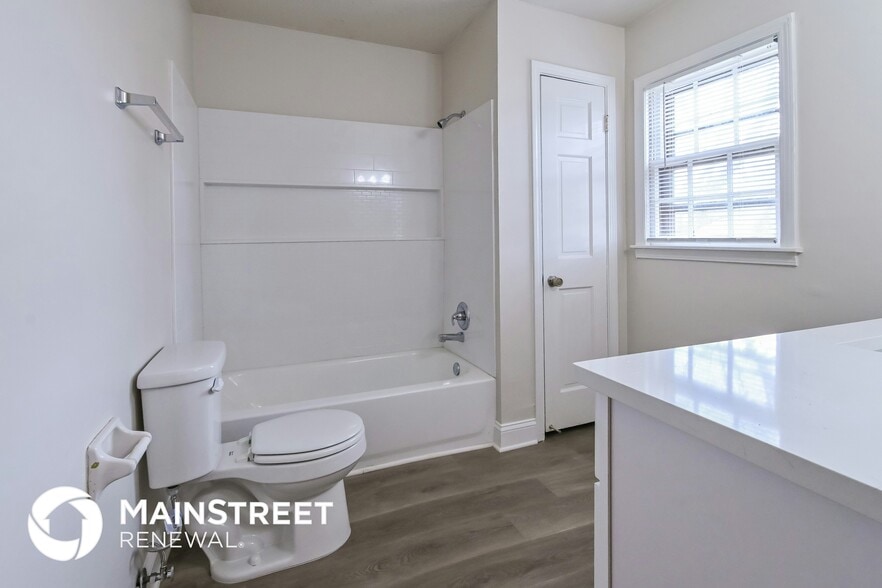 Building Photo - 4971 Craigmont Dr