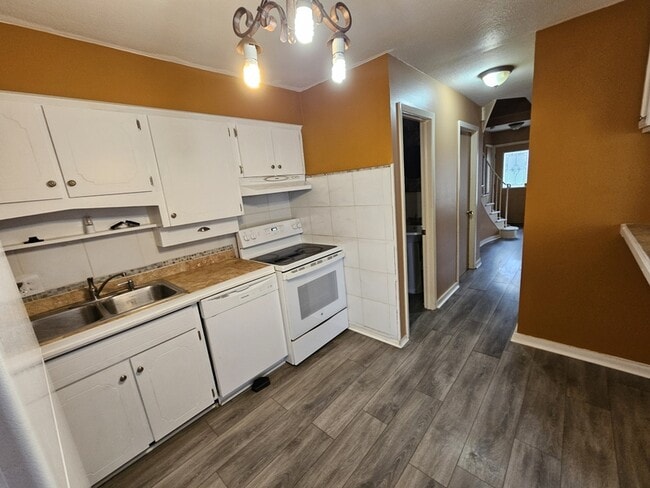 Building Photo - 6094 Andover Blvd