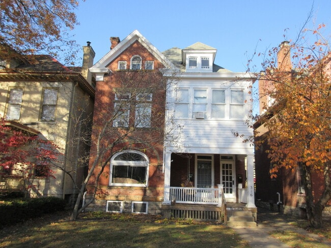 Primary Photo - 316-318-318 W 7th Ave
