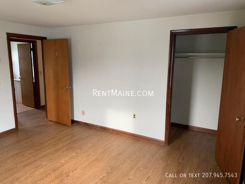 Building Photo - 13 Hemlock St