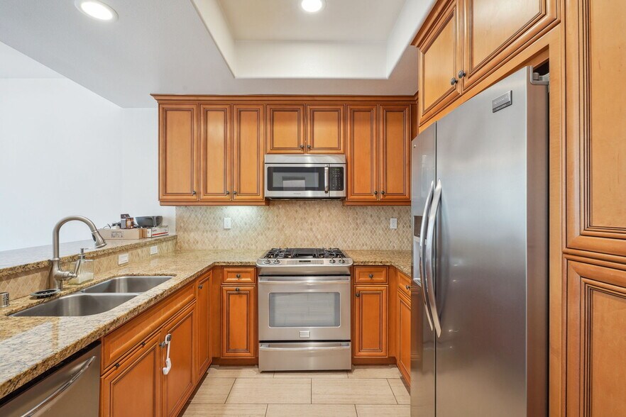 Building Photo - 5858 Levi Ln
