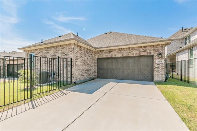 Building Photo - 1013 Midland Dr