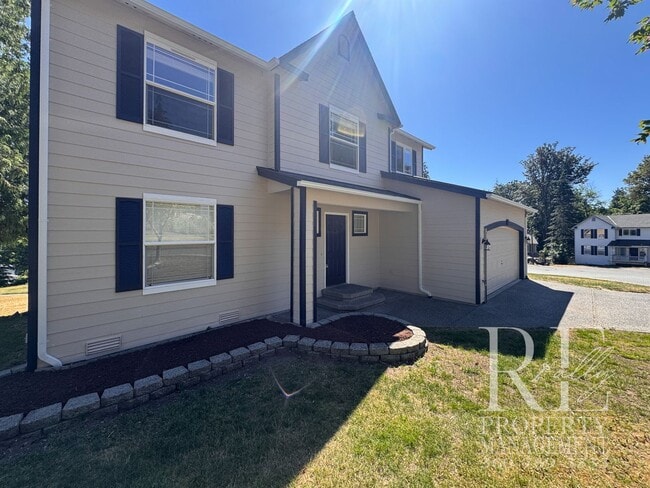 Building Photo - Immaculate Bremerton Home with Expansive Yard, Multiple Living Areas & Designer Kitchen