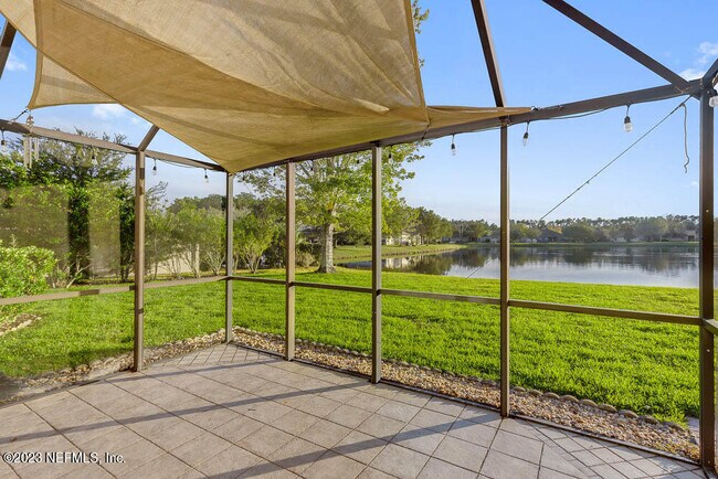 Building Photo - 813 W American Eagle Dr