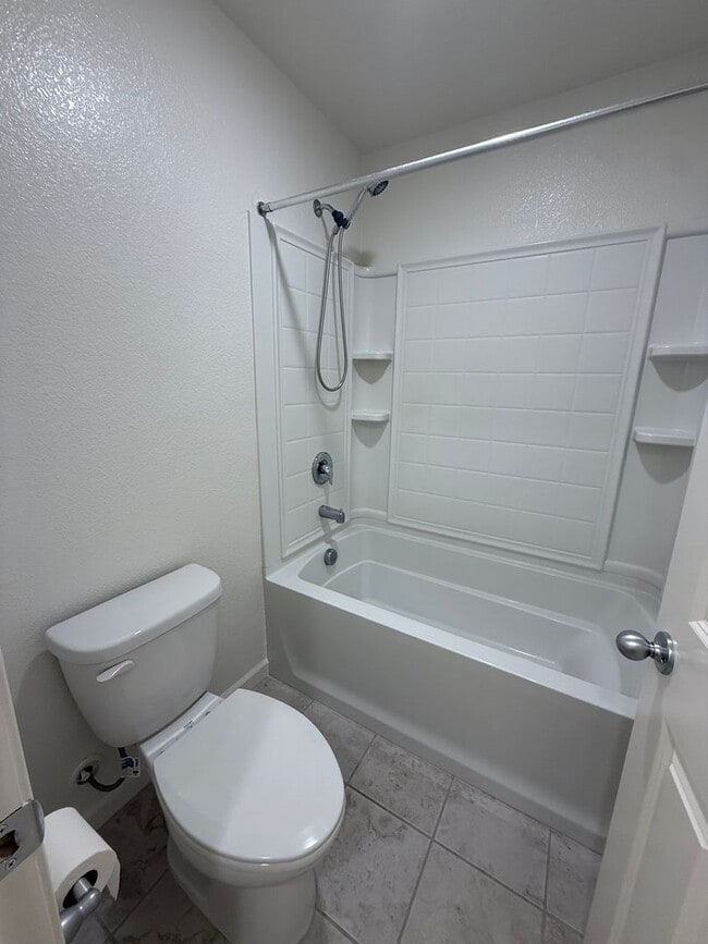 Building Photo - Half month Off!  Nice home with a huge back yard