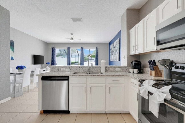 Building Photo - 2530 Maneshaw Ln