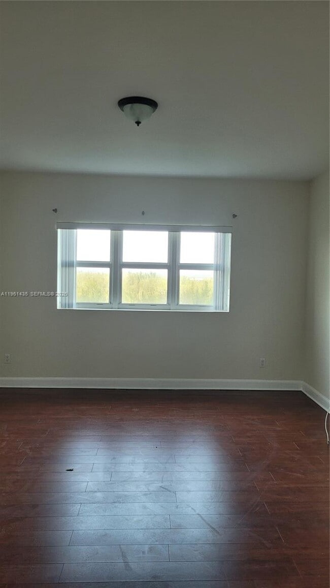 Building Photo - 14951 Royal Oaks Ln