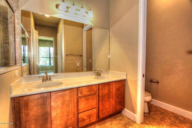 Building Photo - 1233 Kilkenny Ct