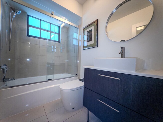 Building Photo - 576 Westree Ln