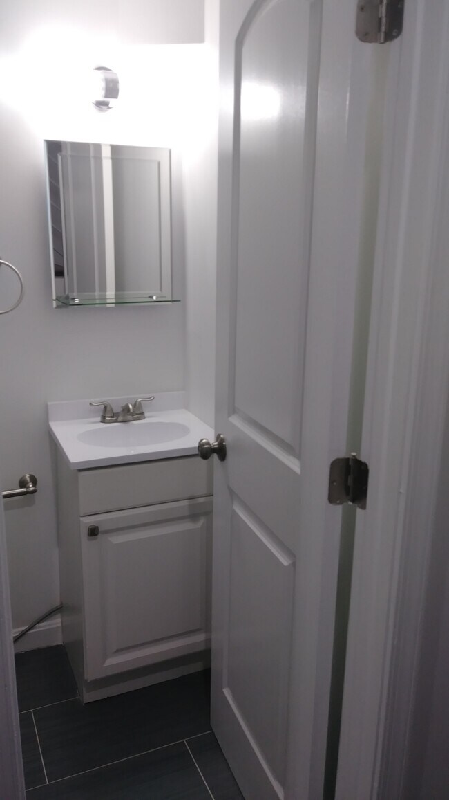 Powder Room Entry - 5 N Caroline St