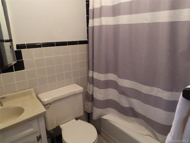 Building Photo - 3 Birch St