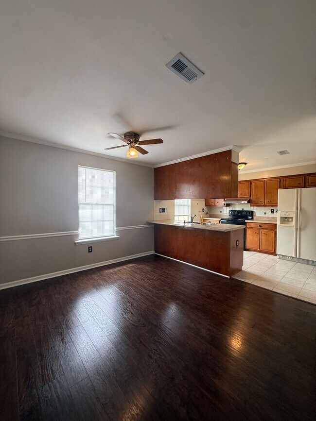 Building Photo - 3313 Camak Dr