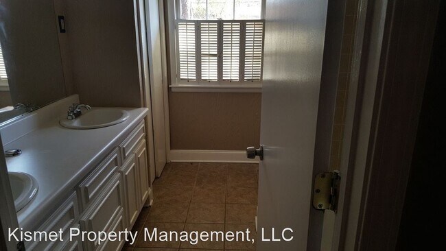 Building Photo - 3 br, 2 bath House - 400 Meadowcrest Circle