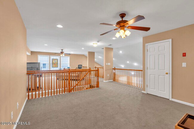 Building Photo - 17 Trumbull Ct