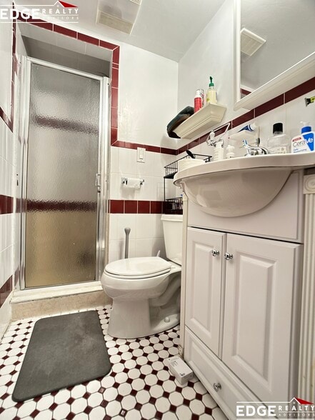 Building Photo - 27 S Crescent Circuit