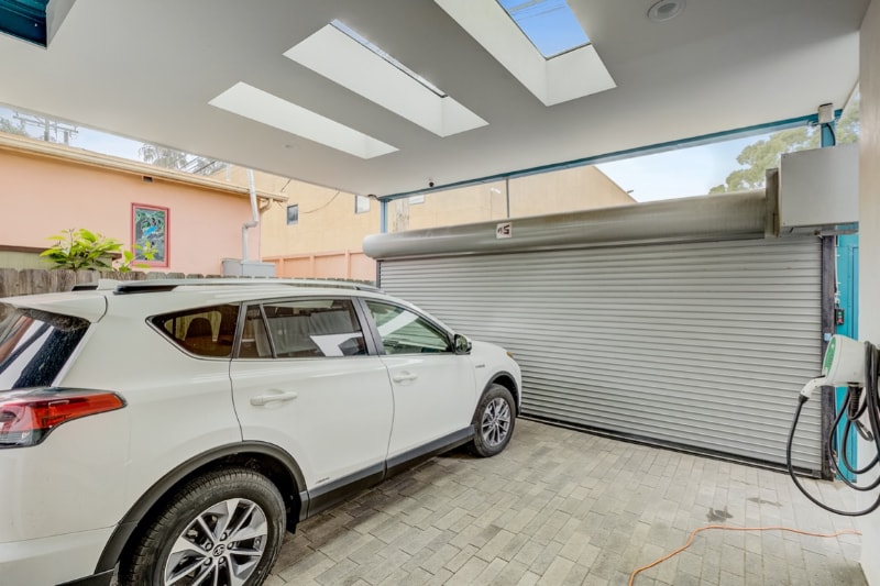 Building Photo - 611 Flower Ave