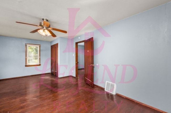 Building Photo - Spacious St. Ann Home with Large Detached ...