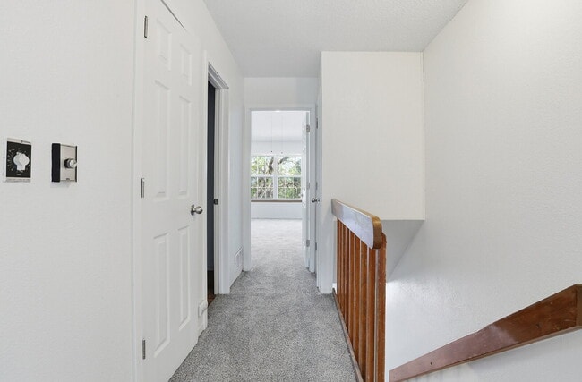 Building Photo - $2,045.95 - 2 Bed, 1.5 Bath Townhome in Centennial with Pool Access