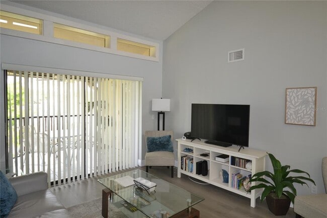 Building Photo - 284 Woodlake Wynde