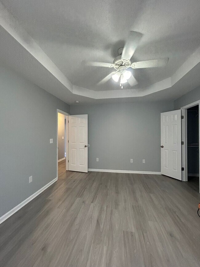 Building Photo - Charming 3BR /2BA  Home with many upgrades...