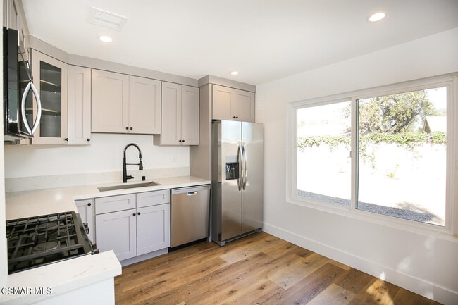 Building Photo - 5383 Felicia St