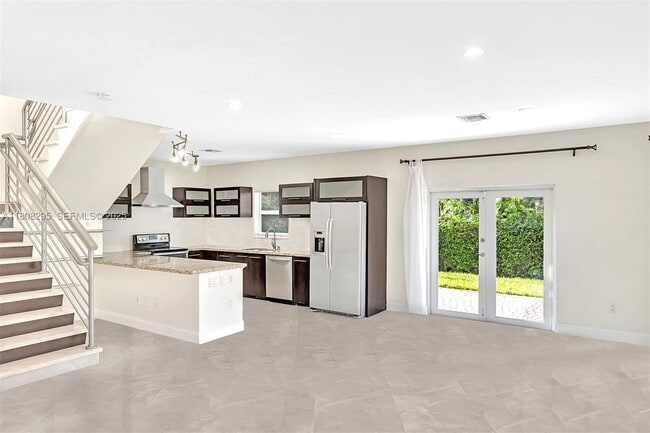 Building Photo - 2620 NE 214th St