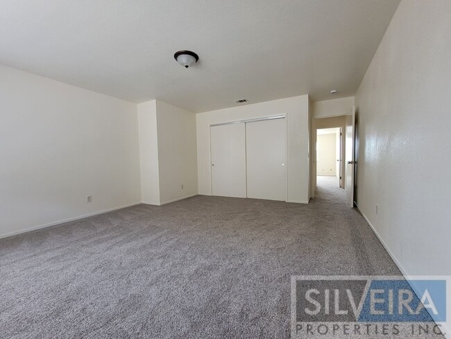 Building Photo - Unique 2 Bedroom Unit Available Now!
