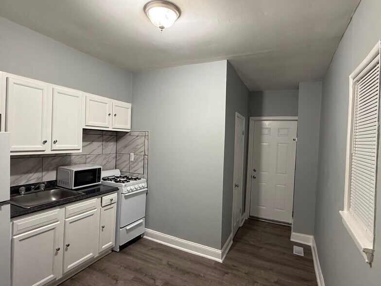 Building Photo - 1737 N Caroline St