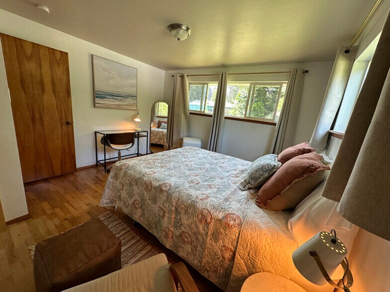 Building Photo - 2623 80th St E