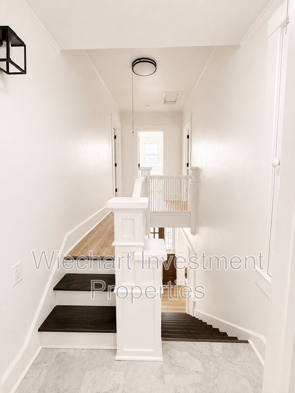 Building Photo - 201 S Blackhoof St