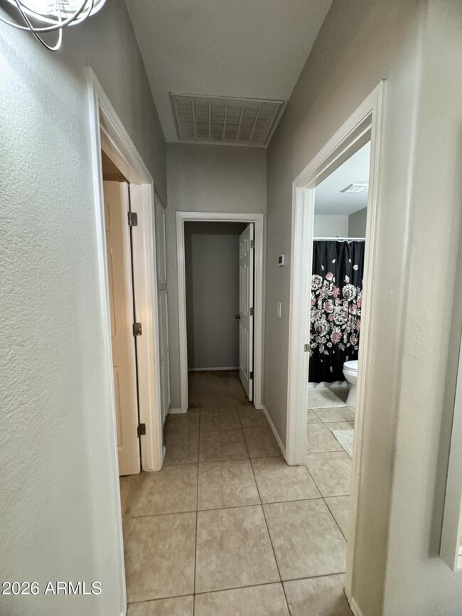 Building Photo - 1461 S Cholla Pl