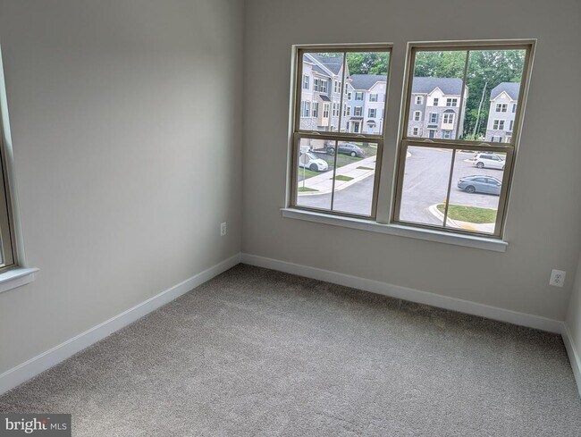 Building Photo - 9711 Klamath Ct