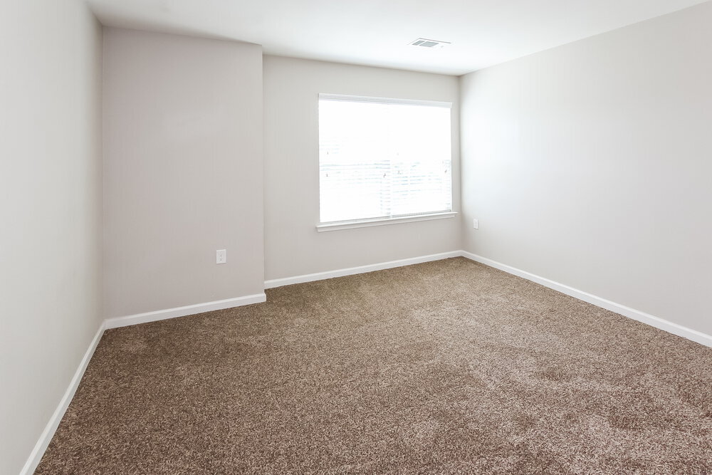Building Photo - 2860 Meadow Creek Dr