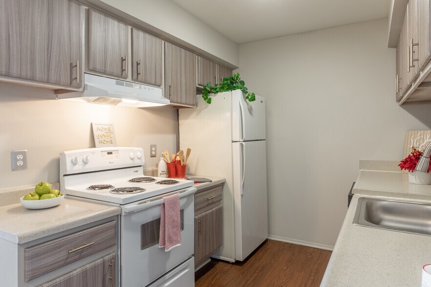 Primary Photo - Farmington View Apartments - Farmington Hills, MI