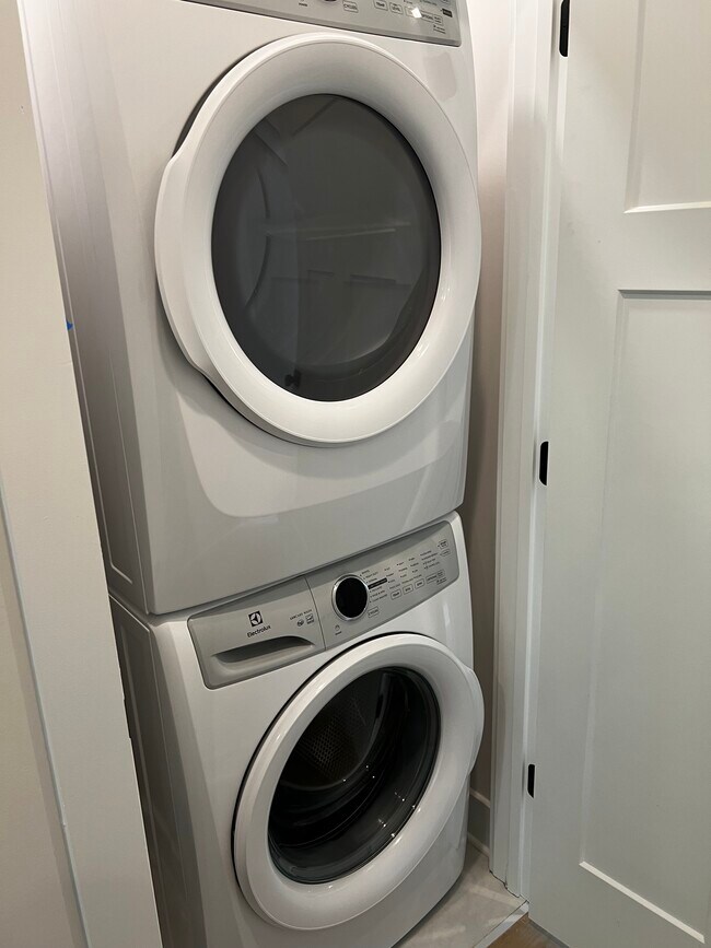 Washer and Dryer - 5032 York Park Ln