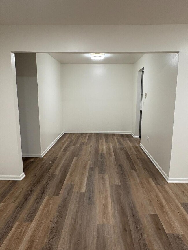 Building Photo - 630 56th St SE