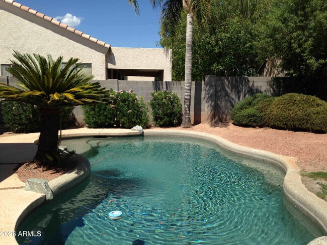 Building Photo - 291 S Forest Dr