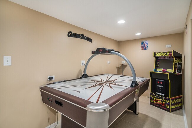 Building Photo - 16 W Edward St