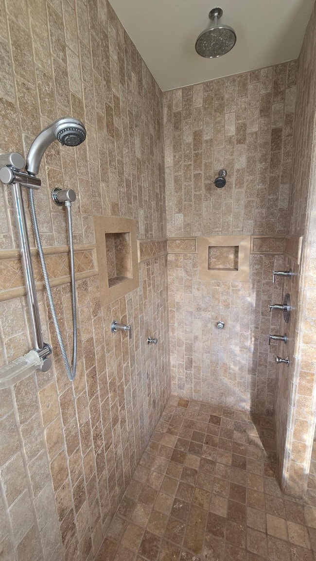 Building Photo - 4485 E Quail Brush Rd