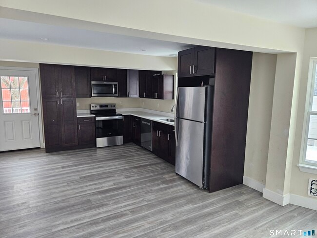 Building Photo - 11 Beebe St