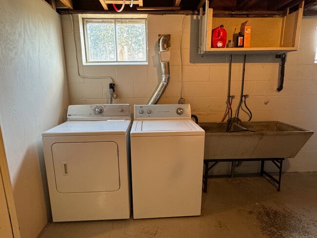 Laundry - 345 Myoma Rd