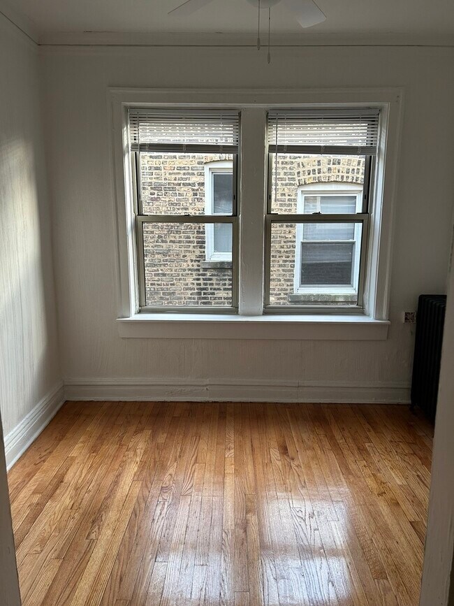 Building Photo - 4957 N Whipple St