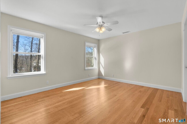 Building Photo - 18 Madeline Dr